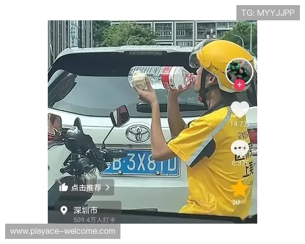 外卖小哥电动车上睡觉玩游戏困境背后生活不易的真实写照 外卖小哥电动车上睡觉玩游戏困境背后生活不易的真实写照